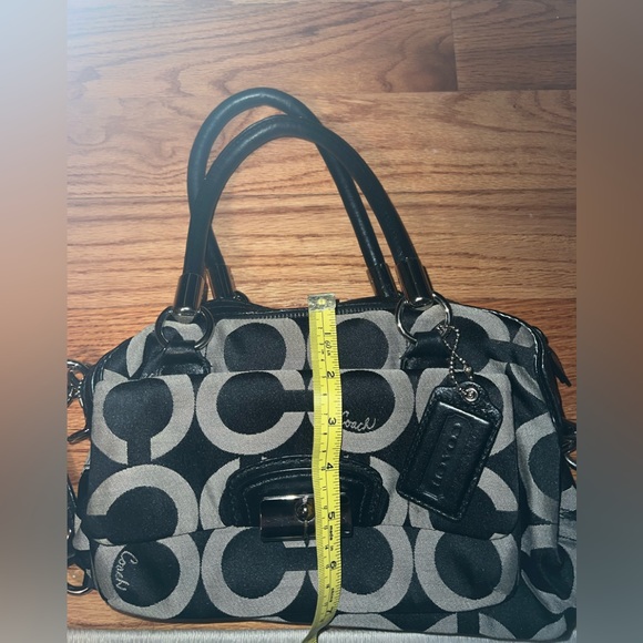 Women Coach Shoulder Bag - Picture 9 of 10